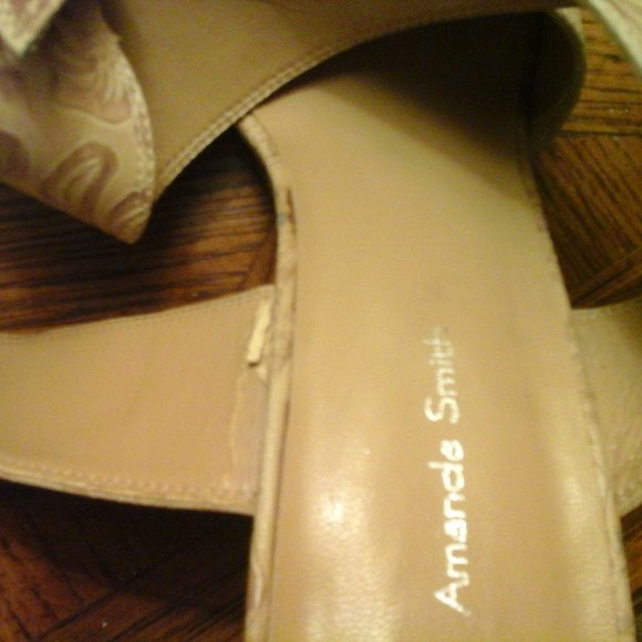 Amanda Smith Josie Beige Embossed Strap Ankle Heel Sandal.  Size 6M - Picture 6 of 7